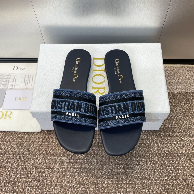 ch**an D*or slippers